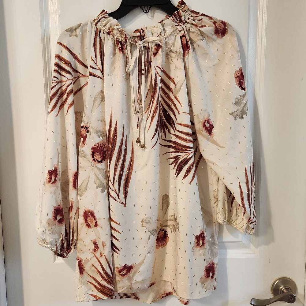 Harve Benard XL blouse cream with leafs design and gold flakes